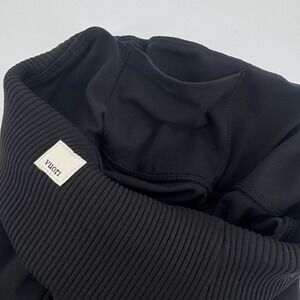 Vuori Rib Studio Shorts Women's SIZE XS/S Black‎ Biker Yoga Gym Stretch